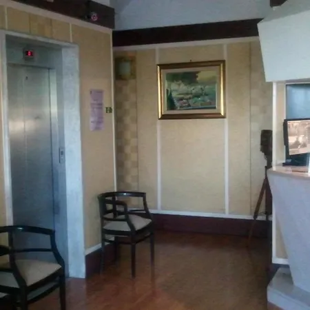 Euromotel מלון בארי